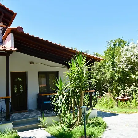 Oneiro Zois Aparthotel 2*